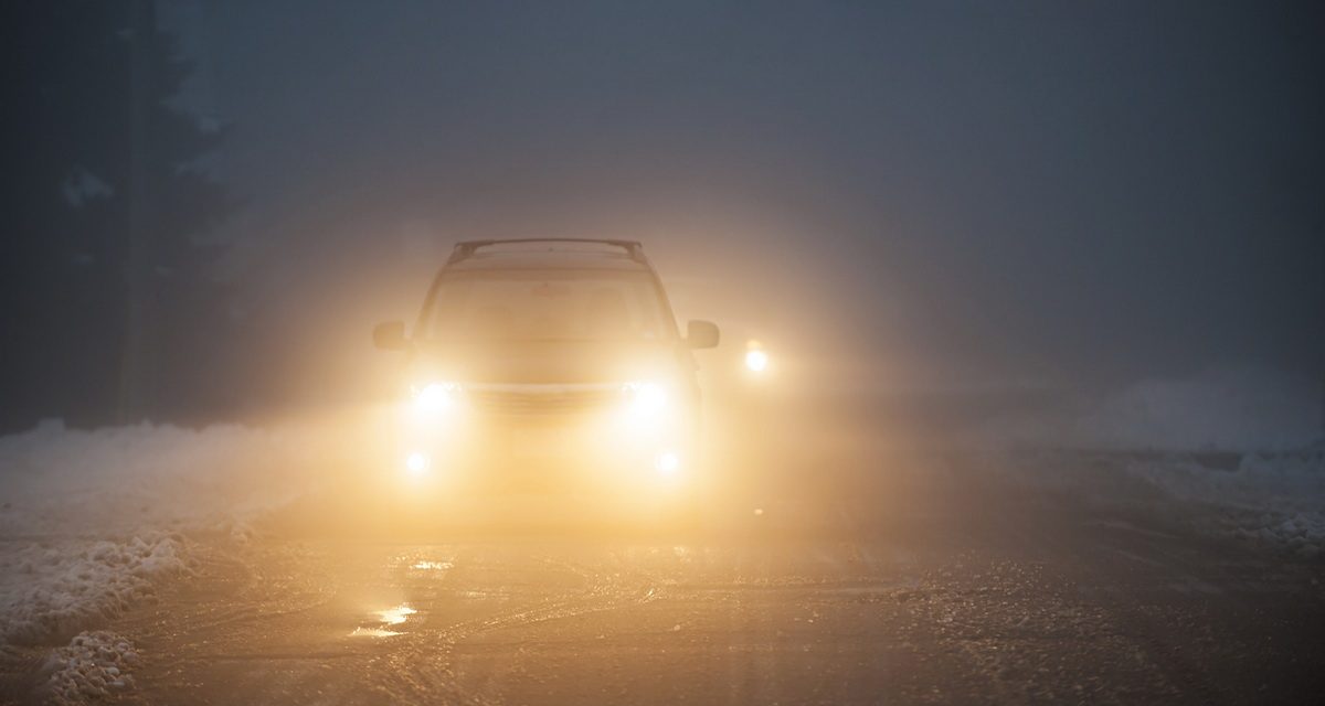 Kinh nghiệm lái xe ô tô an toàn trong điều kiện thời tiết xấu
