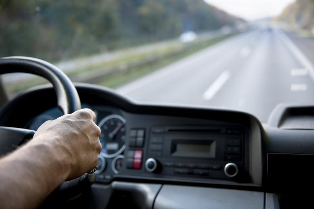 Kinh nghiệm lái xe ô tô đường dài an toàn