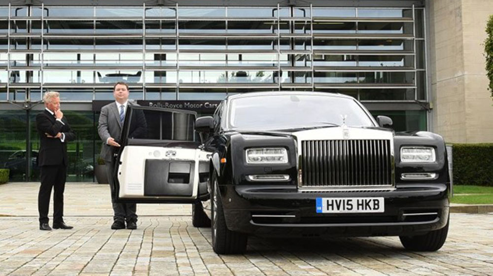 Lái xe siêu sang Rolls-Royce đâu phải chuyện đơn giản