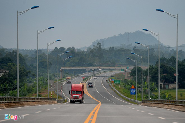 Những điều cần biết khi lái xe trên cao tốc Nội Bài - Lào Cai