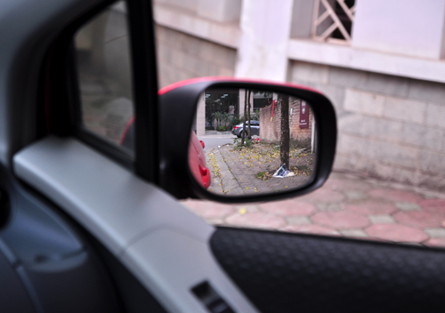Những tư thế lái xe ô tô an toàn hầu hết tài xế Việt không biết