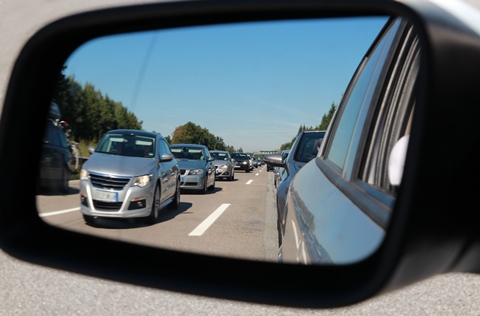 Hướng dẫn chỉnh gương để thoát điểm mù khi lái xe