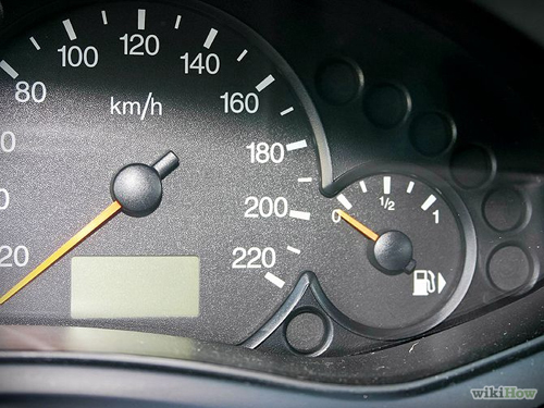 Cách xác định vị trí nắp bình xăng trên ô tô