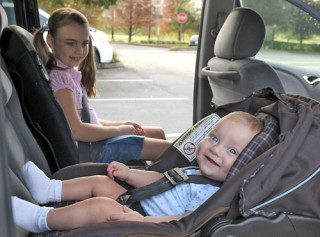Những lời khuyên hữu ích khi sử dụng ghế ngồi xe hơi cho trẻ