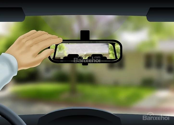 Sử dụng gương chiếu hậu trong xe thế nào cho đúng?