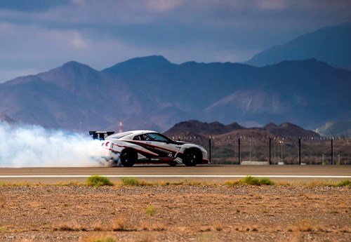 Chiêm ngưỡng Nissan GT-R phá kỷ lục tốc độ drift Thế giới