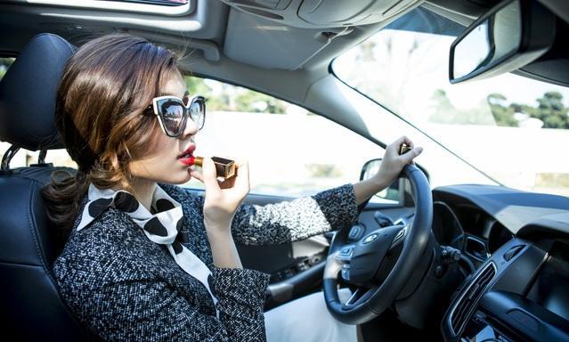 Hành trình lái xe của phụ nữ: Mỗi tuổi học một điều