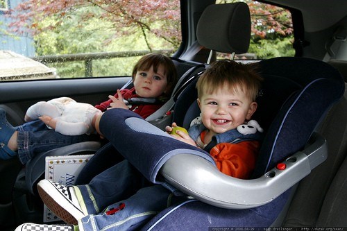 Kinh nghiệm lái xe đường dài có trẻ em