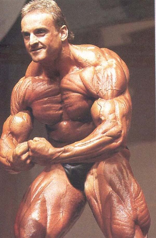VĐV thể hình Andreas Munzer với cơ bắp khủng chỉ có 0% mỡ và cái kết